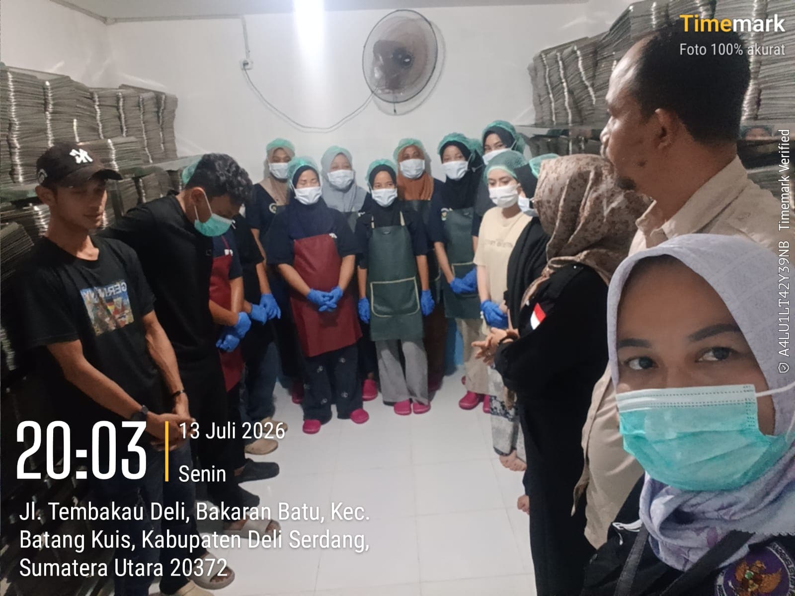 Audit lapangan konsultan PT Legal Centra Indonesia di area produksi pabrik