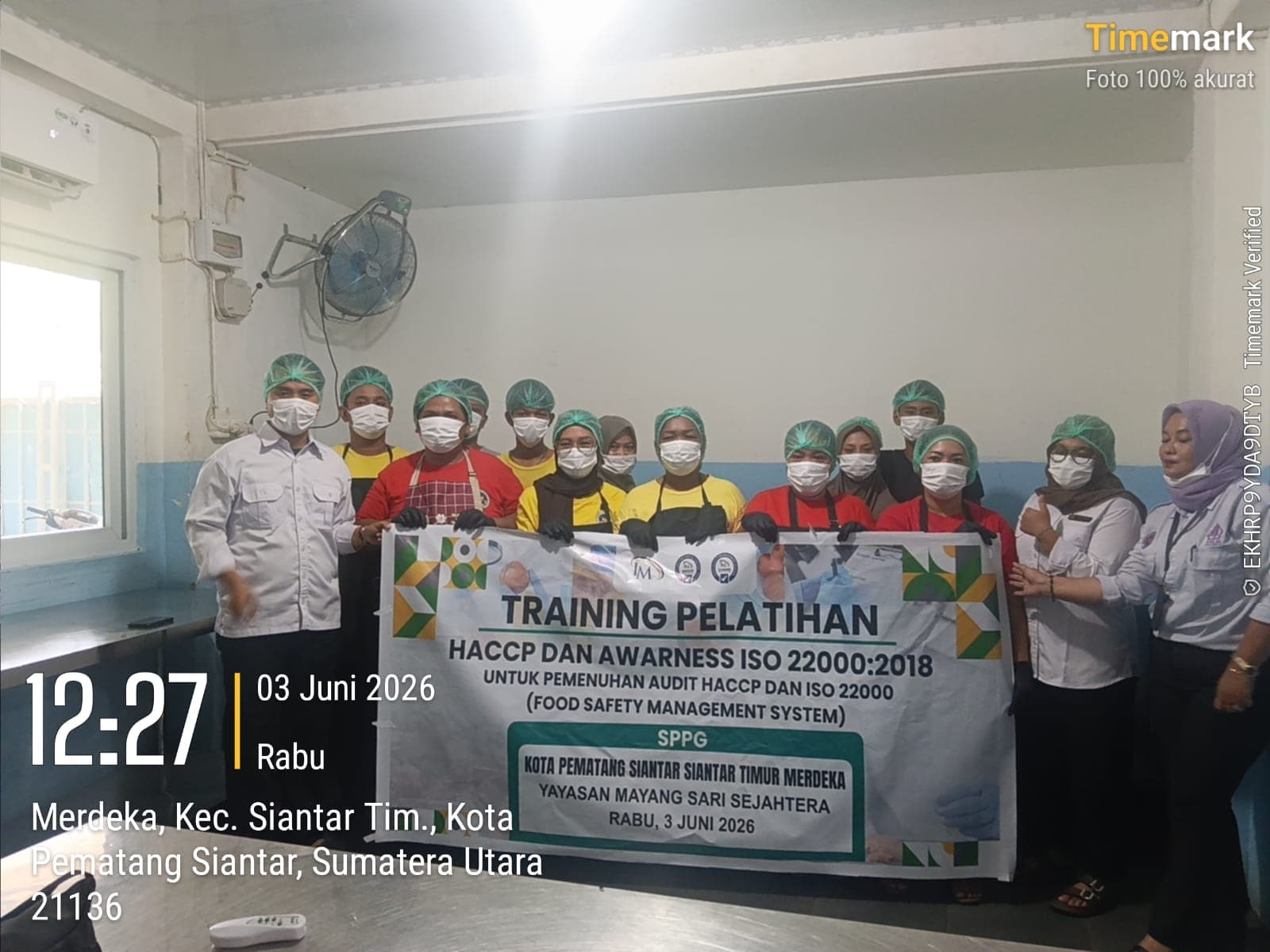 Sesi pelatihan sertifikasi HACCP dan ISO 22000 bersama tim klien